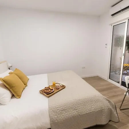 Moonkey - Apto. Albéniz, con acogedor patio Alicante Exterior foto