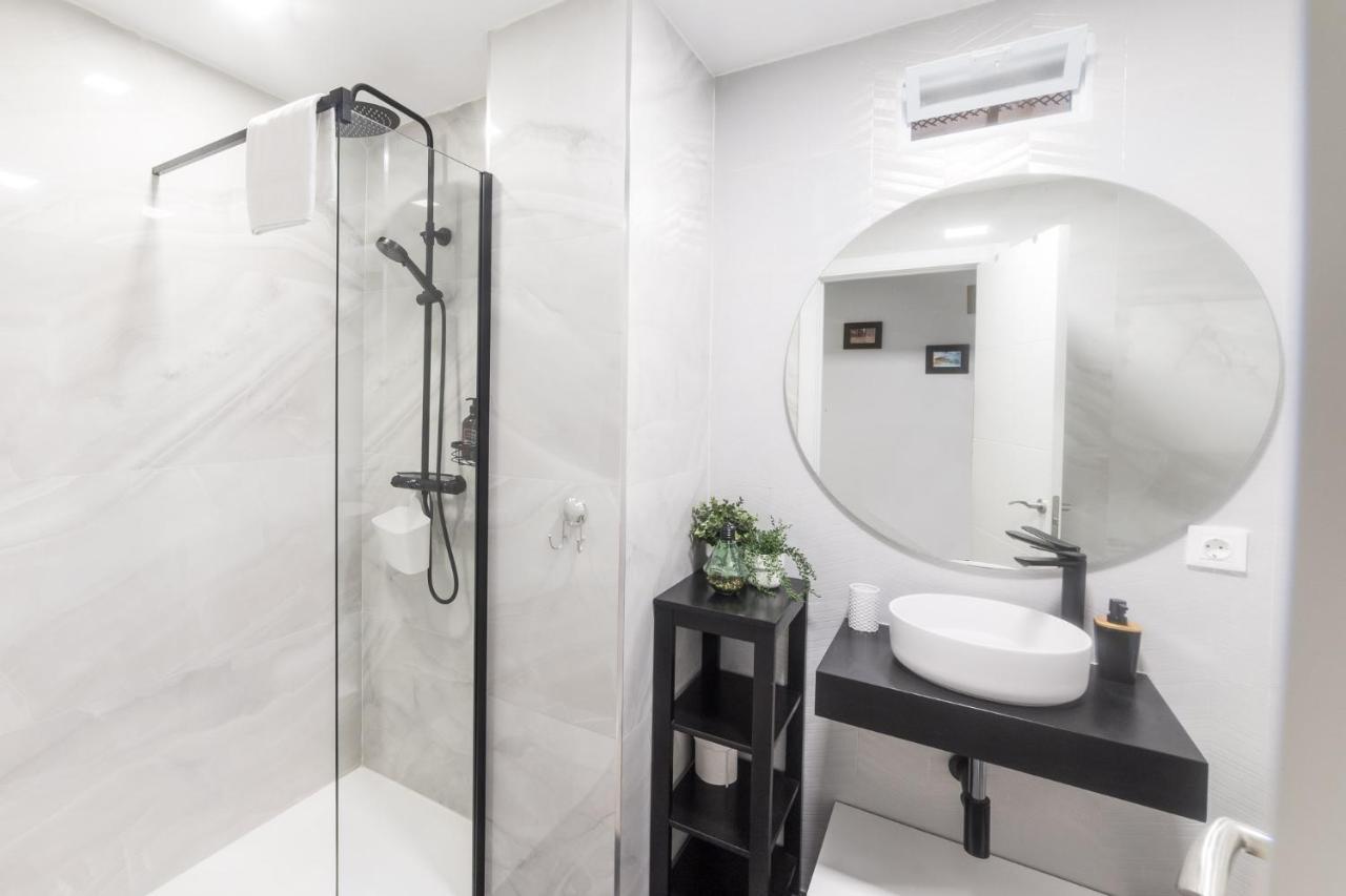 Apartament Moonkey - Apto. Albeniz, Con Acogedor Patio